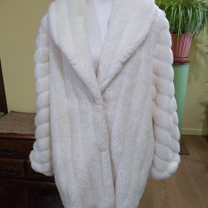Vintage Monterey Fashions Faux Fur White Jacket Size 18 1/2